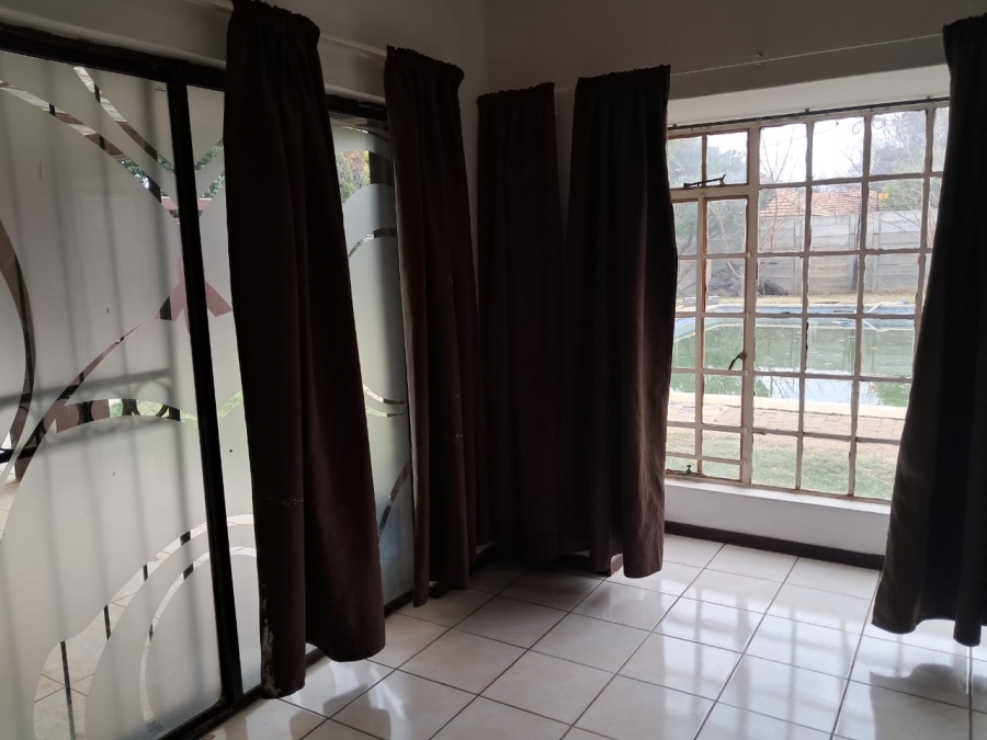 5 Bedroom Property for Sale in St Helena Free State